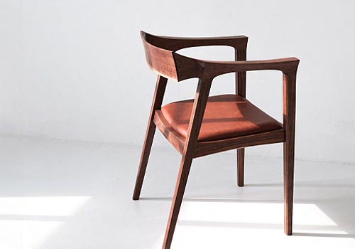 Design Awards Winner - Kobeomsuk Furniture - Hanok Eaves chair