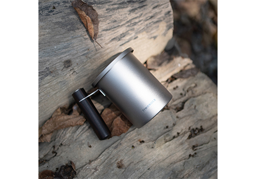Design Awards Winner - TIWONDER - Eco titanium cup with wooden handle
