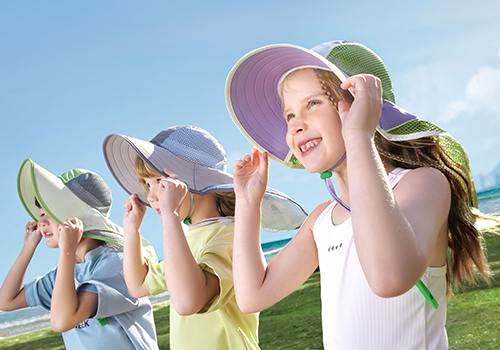 Design Awards Winner -  Zhejiang Kuqu Intelligent Technology Co., Ltd - Kocotree Sunscreen Shawl Hat